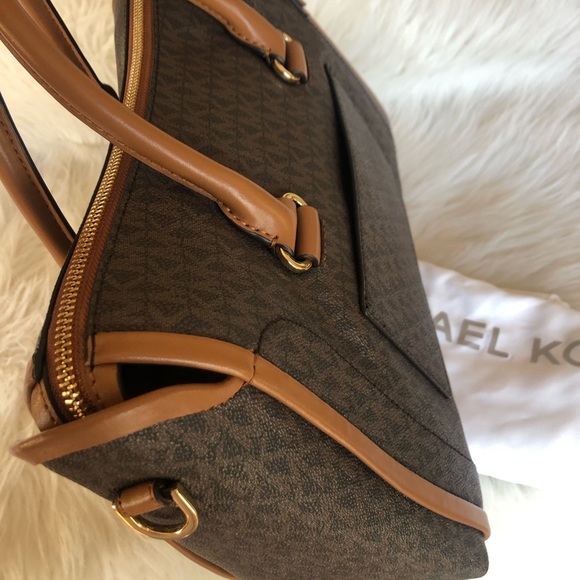 Michael Kors Carine - Picture 4 of 6